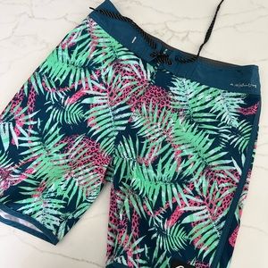Mens 28 boys 14 quicksilver board shorts.